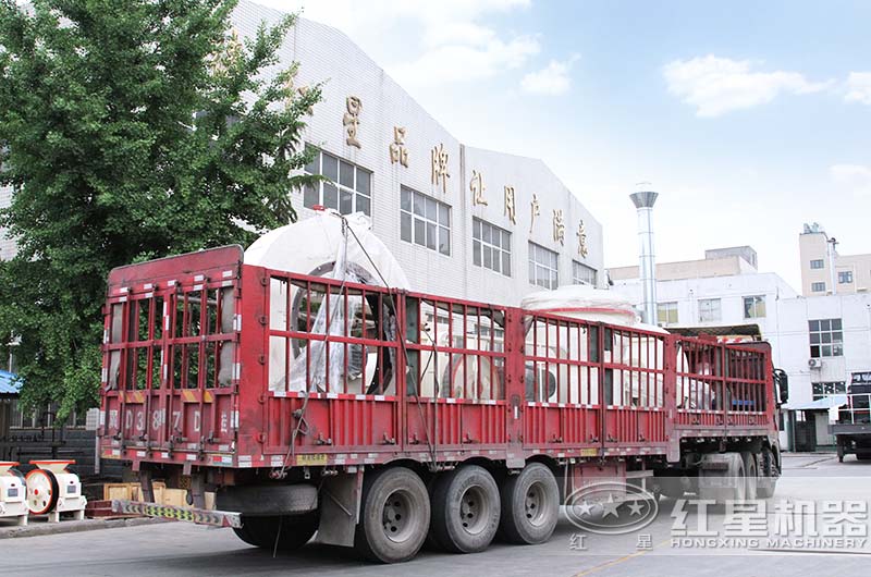 高壓磨粉機(jī)發(fā)貨現(xiàn)場(chǎng)