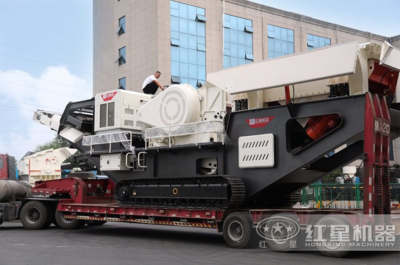 履帶移動(dòng)顎式破碎機(jī)發(fā)貨山東